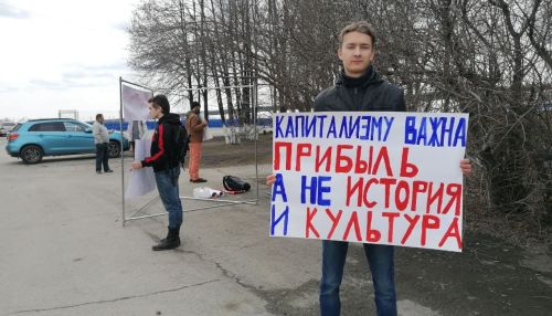 В Барнауле прошел пикет против сноса здания Речного вокзала