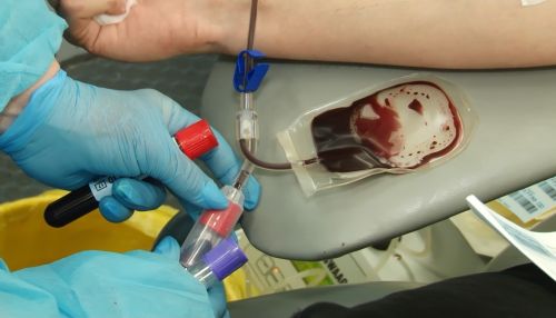 В Барнауле заработал мобильный пункт сдачи крови: как стать донором