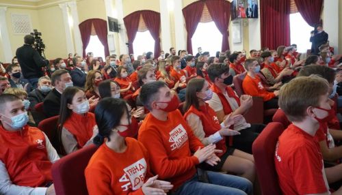 Более 6 тысяч волонтеров за год приняли участие в акции #МЫВМЕСТЕ на Алтае