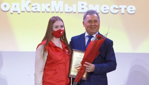 На Алтае студентов-медиков наградили за работу в разгар пандемии коронавируса