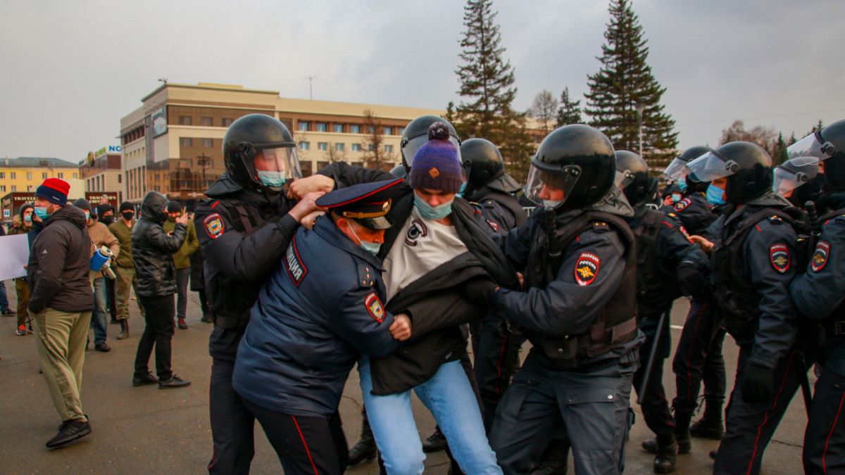 Несанкционированный митинг в Барнауле 21 апреля.