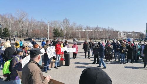 Барнаульцы вышли на митинг против точечной застройки