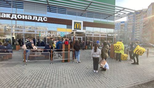 В Барнауле  эвакуировали посетителей ресторана McDonald’s