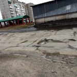 Жители двух микрорайонов Новоалтайска жалуются на убитые дороги и большегрузы