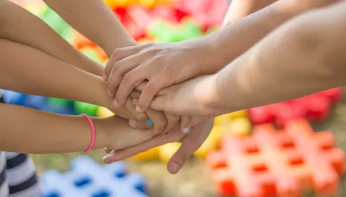 Послабления и кешбэк: как будет организован детский летний отдых на Алтае