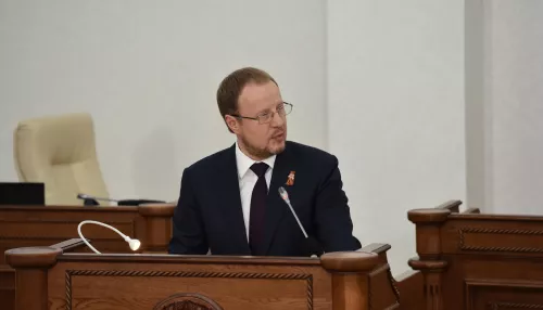 Томенко пожелал супружеским парам Алтайского края терпения и мудрости