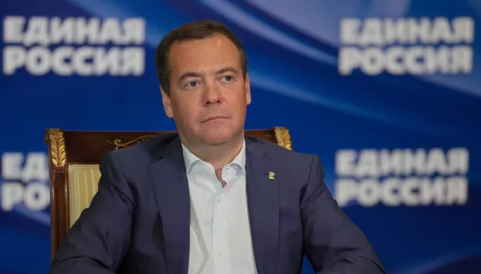 Медведев заявил, что Трамп встал на тропу войны с Россией