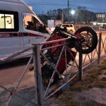 Под Новосибирском мотоциклиста подрезала иномарка, в которой был ребенок