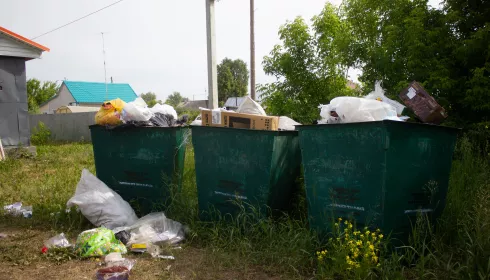 В Барнауле победившего в конкурсе регоператора по вывозу мусора заменили другим