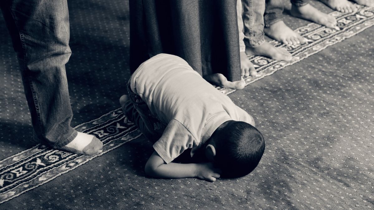 Мечеть. Молитва. Ребенок. Ислам