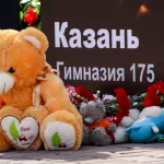 Студенты барнаульских вузов почтили память погибших в казанской школе