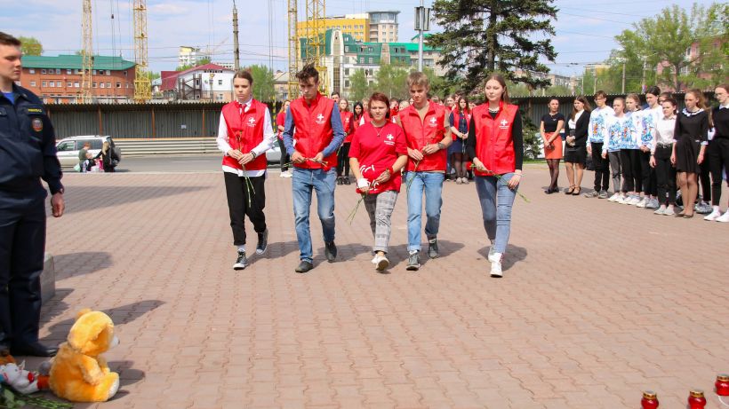 Студенты почтили память погибших в Казани Фото:Виталий Барабаш