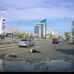 В Барнауле Mercedes сбил женщину на пешеходном переходе
