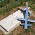 Вандалы разрушили более 60 надгробий на кладбище в Алтайском крае