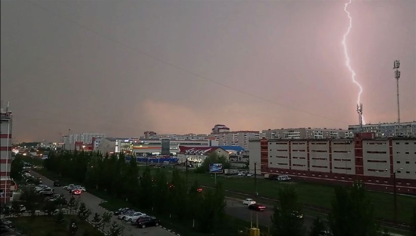 Гроза в Барнауле Фото:соцсети