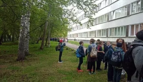 Тысячи студентов и школьников эвакуировали в Новосибирске