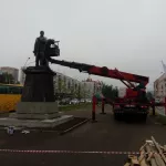 В Барнауле покрасили памятник Ленину напротив краевого суда