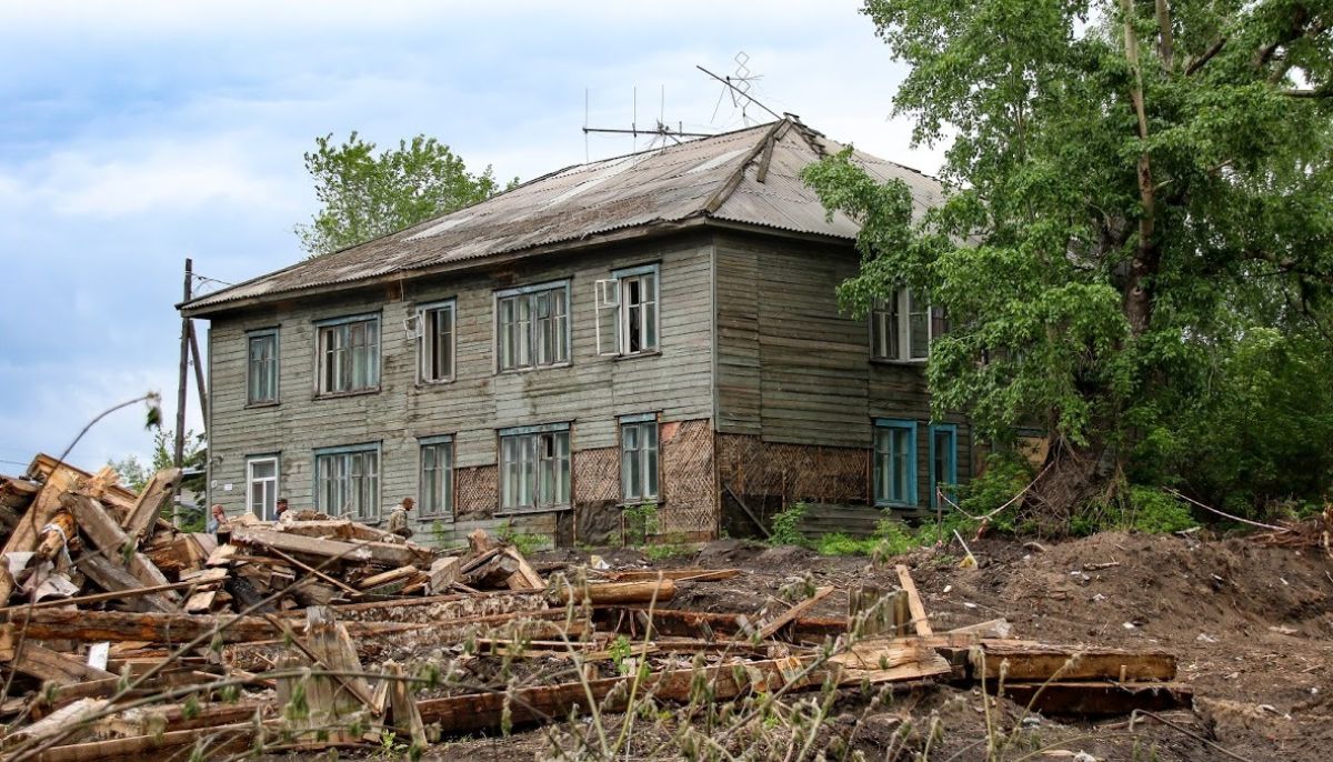 Почему в Барнауле не сносят расселенные аварийные дома - Толк 05.08.2021