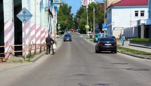 Власти Барнаула недовольны темпами нанесения дорожной разметки на дорогах города