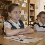 Выплаты по 10 тысяч рублей к школе получит еще одна категория семей