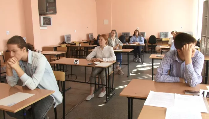 Школьнице пришлось снять трусы, чтобы попасть на ЕГЭ