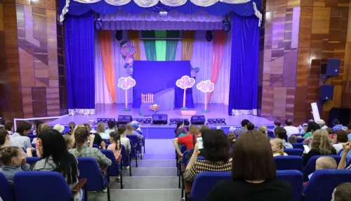 Праздник детства: Алтай-Кокс организовал спектакль для детей сотрудников