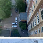 Жил на балконе: в Москве двухлетний ребёнок выпал из окна 14 этажа