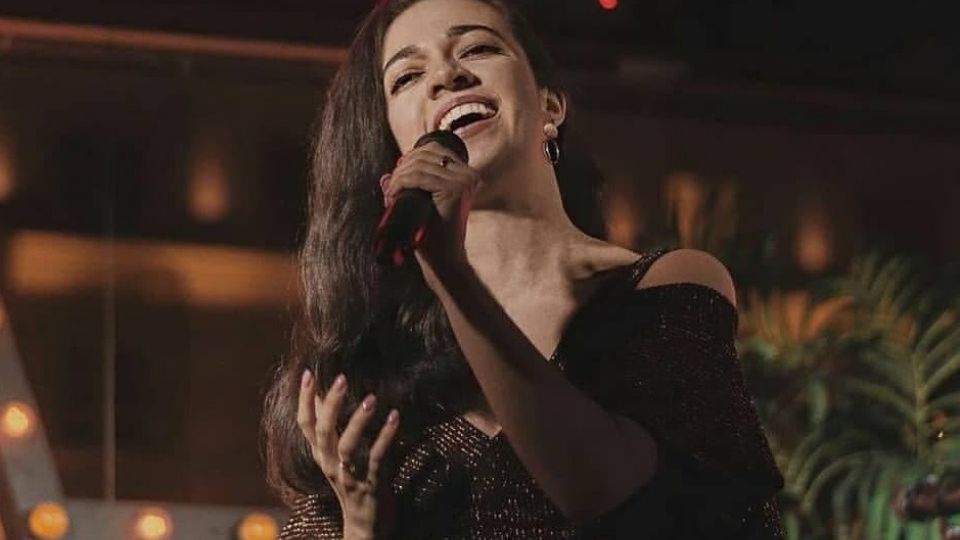 певица 5 букв