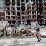 Стало известно, сколько строители Алтайского края стали зарабатывать в 2023 году