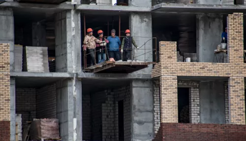 Первой под удар сокращений на Алтае может попасть строительная отрасль