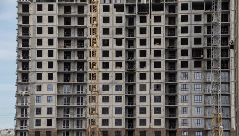Продажи квартир в новостройках Барнаула пошли вниз. Цены остановились