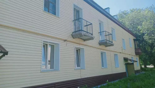 Жители капитально отремонтированного дома в Барнауле боятся обрушения