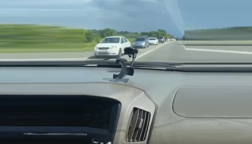 Автотуристы спровоцировали двухкилометровую пробку на Чуйском тракте