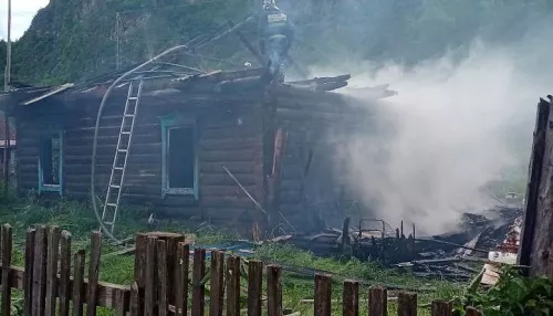 Трое детей погибли при пожаре в частном доме Республики Алтай