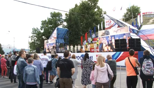 В Барнауле в День России прошел фестиваль ГТО и концерт