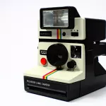 День рождения Polaroid: какие камеры мгновенной печати популярны сейчас