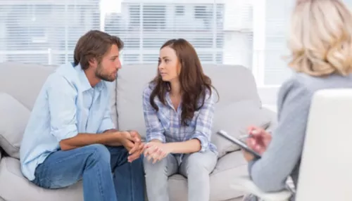 Как уговорить партнера прийти на семейную психотерапию