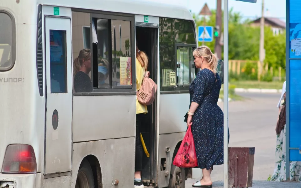 В Бийске с 1 мая повысят стоимость проезда в автобусах и маршрутках