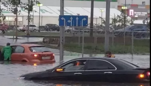 В Красноярске после проливных дождей затопило улицы