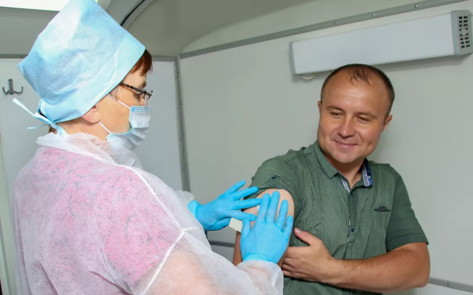Спасите тех, кто хочет жить. Почему пора вакцинировать всех поголовно