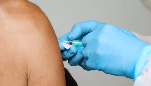 Грозит ли всплеск ветрянки и менингита: прививки от четырех инфекций перенесли