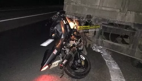 Ночное ДТП с участием мотоциклиста произошло у кемпинга Грань Алтая
