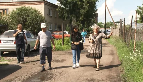 Жители барнаульского дома не поделили землю с городским ипподромом