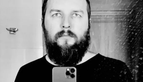 Режиссер клипов МакSим и Noize MC Вадим Шатров умер от коронавируса