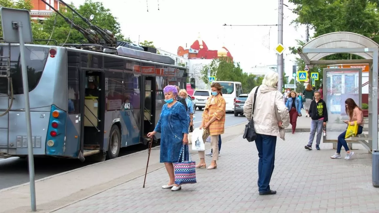 Проезд в общественном транспорте Барнаула подорожал с 1 мая: как сэкономить