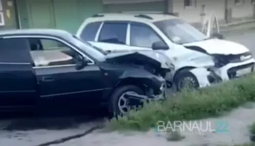 Взрослый и ребенок пострадали в ДТП в центре Барнаула