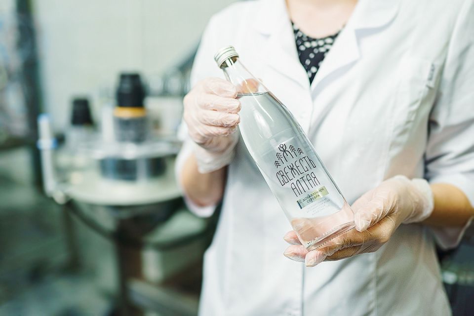 Как производят воду "Свежесть Алтая" и причем тут серебро: интервью с директором
