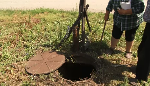 Пенсионерам из алтайского села перекрыли доступ к питьевой воде