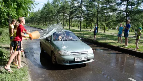 Алтайских автомобилистов предупредили о риске на дороге в день Ивана Купалы