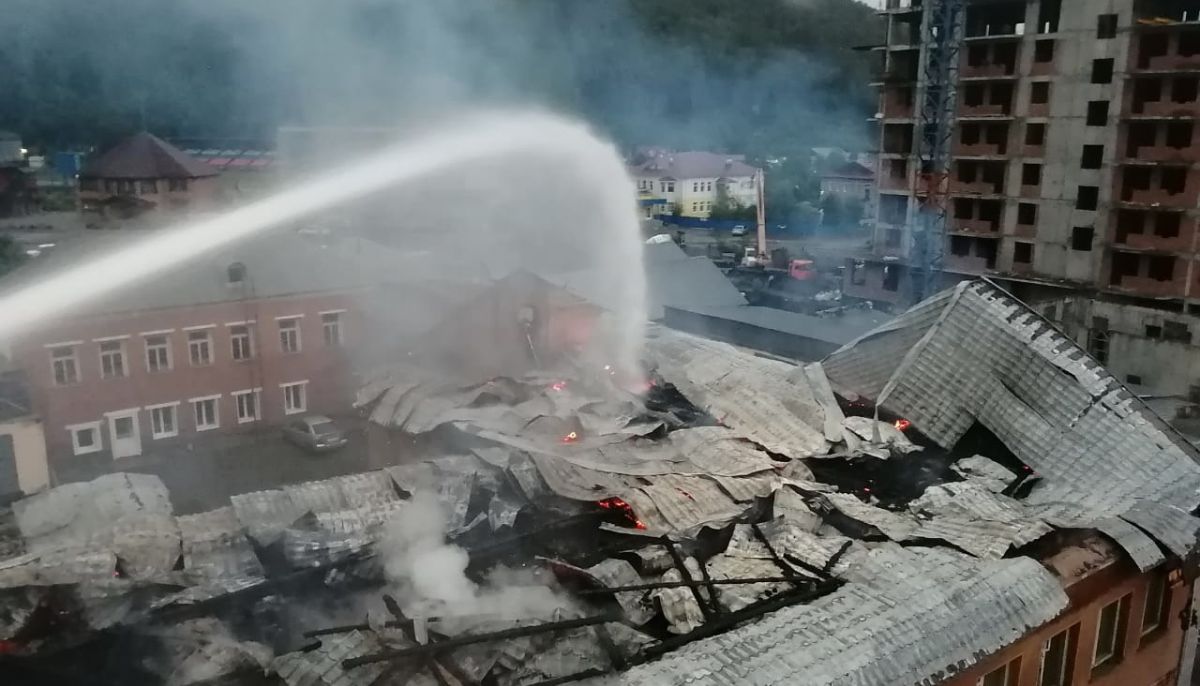 Поджигатель офисного здания в центре Горно-Алтайска получил срок - Толк  21.01.2024